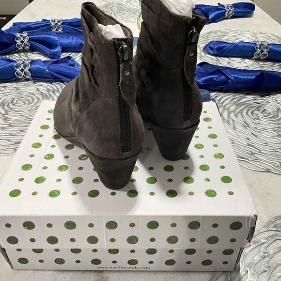 Earthies Womens Closed Toe Zip Gray Leather Boots Size 7 1/2 - Picture 4 of 4